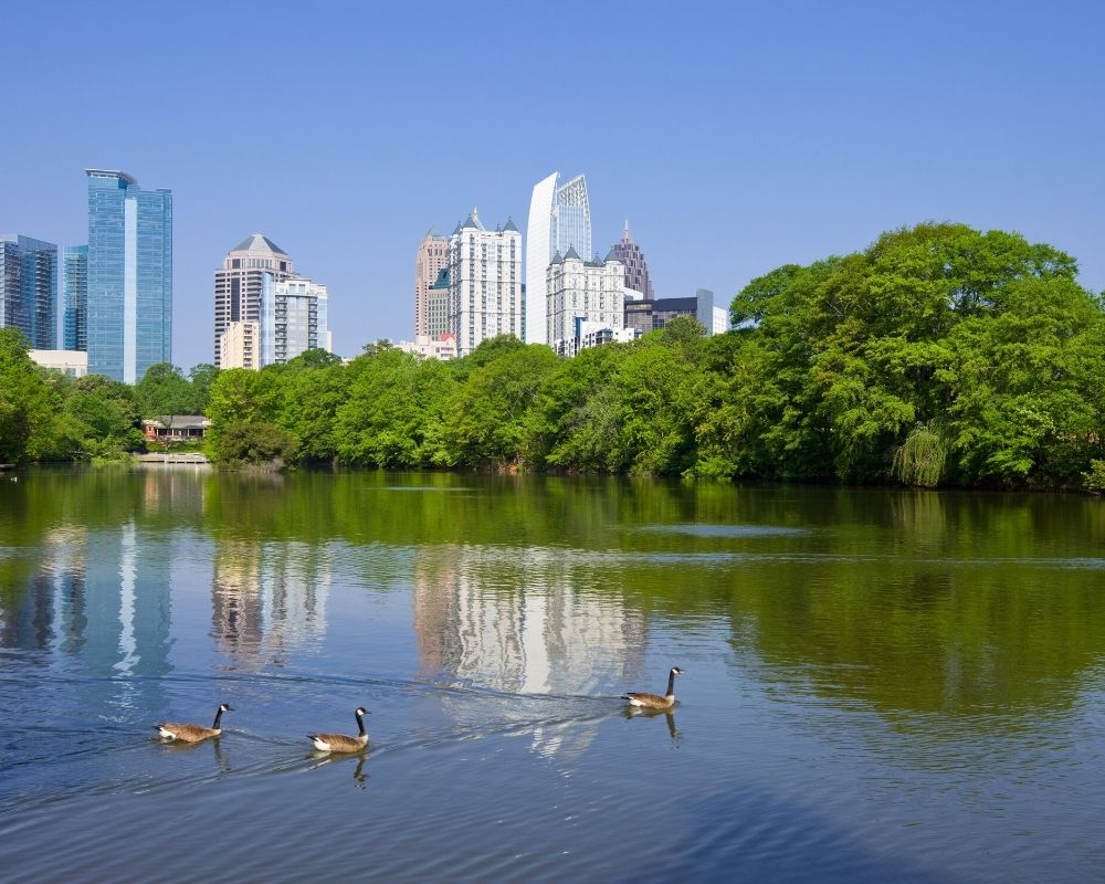 view of downtown Atlanta from a park, Living in Atlanta vs Living in Los Angeles (2)